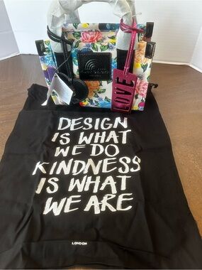 Kurt Geiger London XS Southbank Tote Bag w/ removable Guitar Strap 🎉🌸